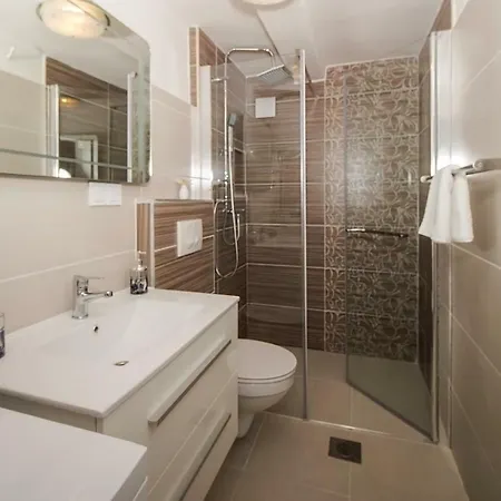 아파트 Apartman Maestral *
